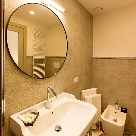 מלון Casaunoe Boutique 4*